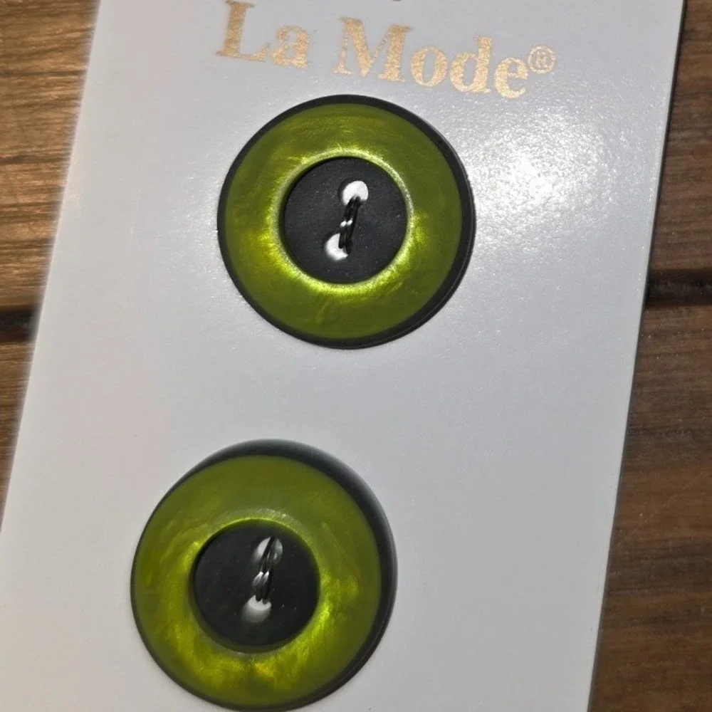 La Mode Buttons Lime Green Black 34555 Round 2-Hole 3/4